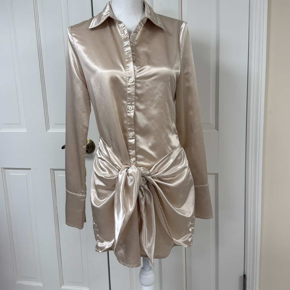 ⚫️ satiny type dress⚫️